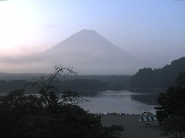 精進湖からの富士山
