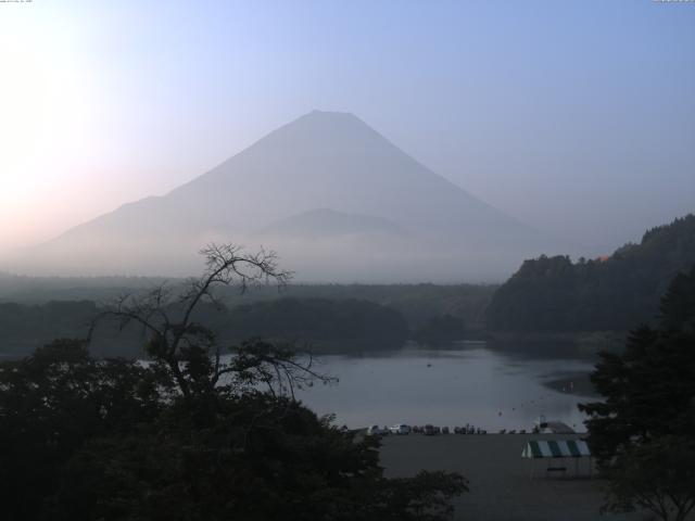 精進湖からの富士山