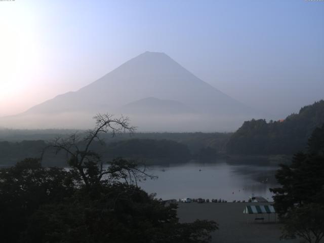 精進湖からの富士山