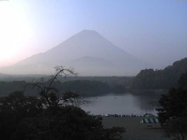 精進湖からの富士山