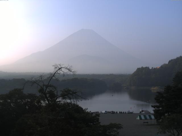 精進湖からの富士山