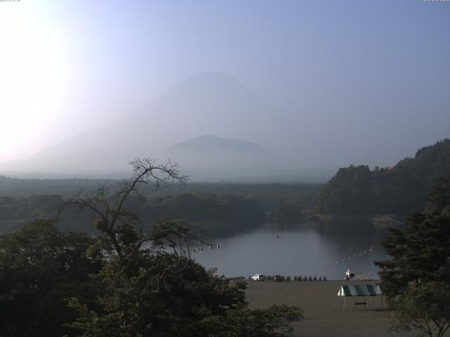 精進湖からの富士山