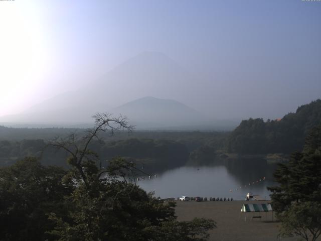 精進湖からの富士山