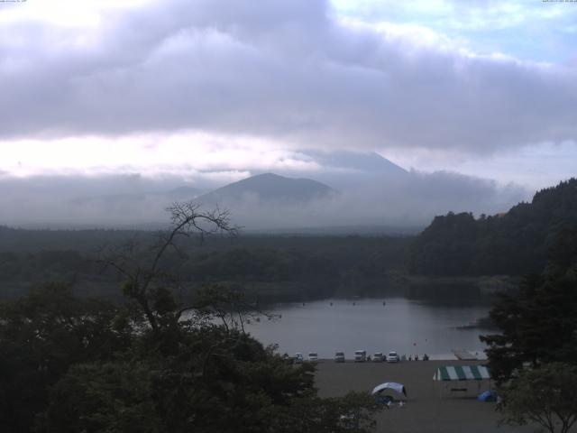 精進湖からの富士山