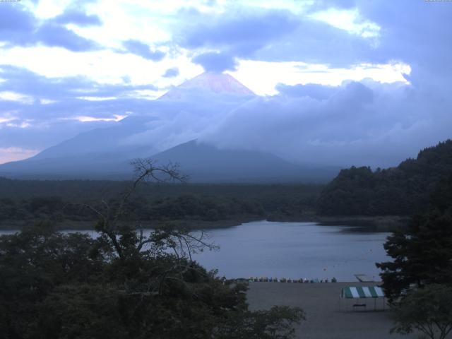 精進湖からの富士山