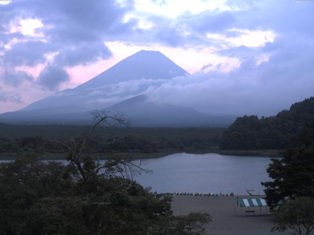 精進湖からの富士山