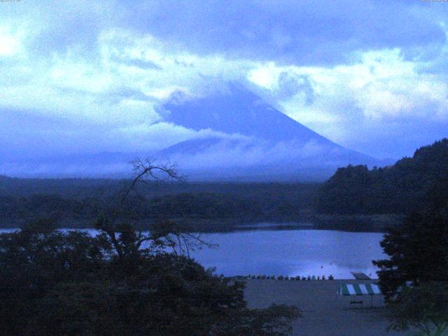 精進湖からの富士山