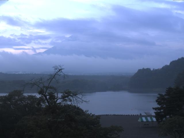 精進湖からの富士山