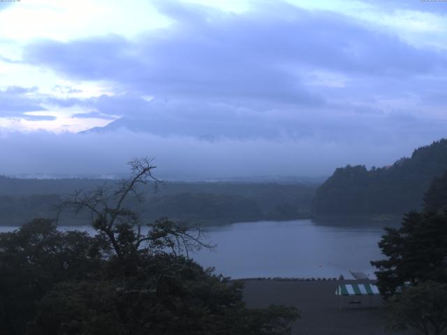 精進湖からの富士山