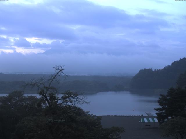 精進湖からの富士山