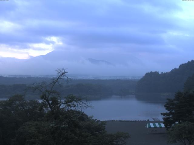 精進湖からの富士山