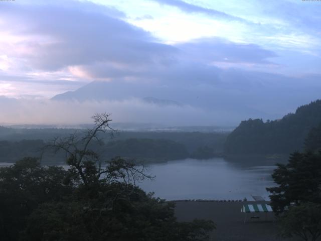 精進湖からの富士山