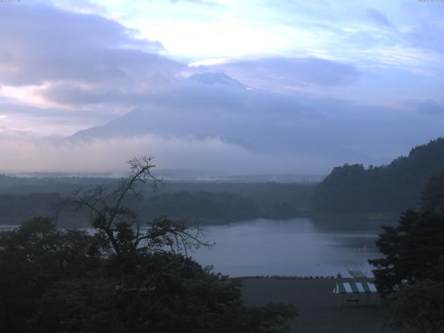 精進湖からの富士山