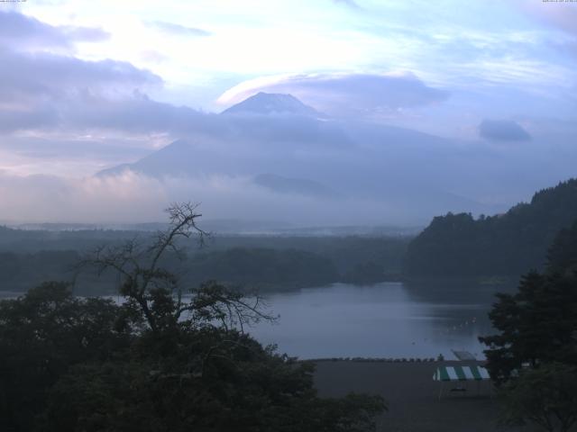 精進湖からの富士山