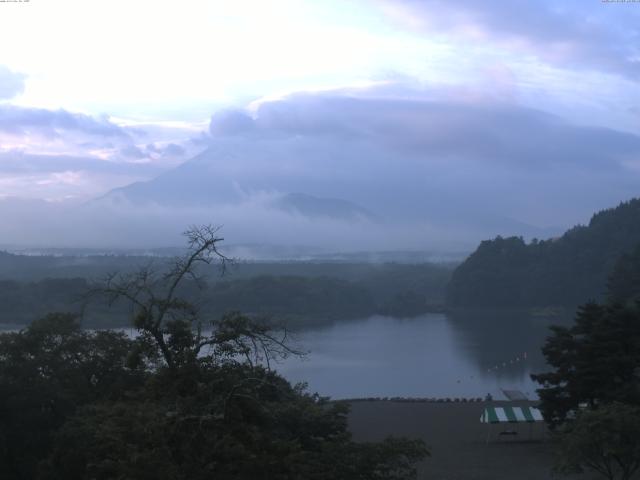 精進湖からの富士山