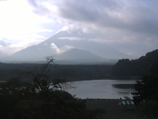 精進湖からの富士山