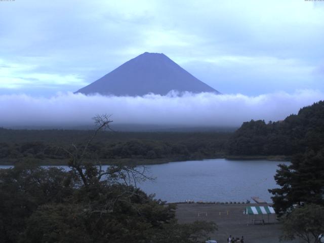 精進湖からの富士山