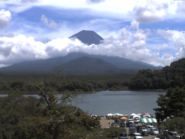 精進湖からの富士山