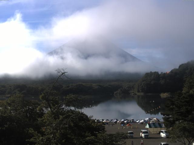 精進湖からの富士山