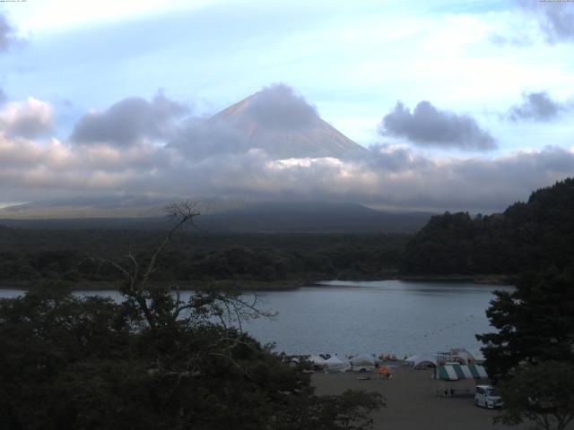 精進湖からの富士山