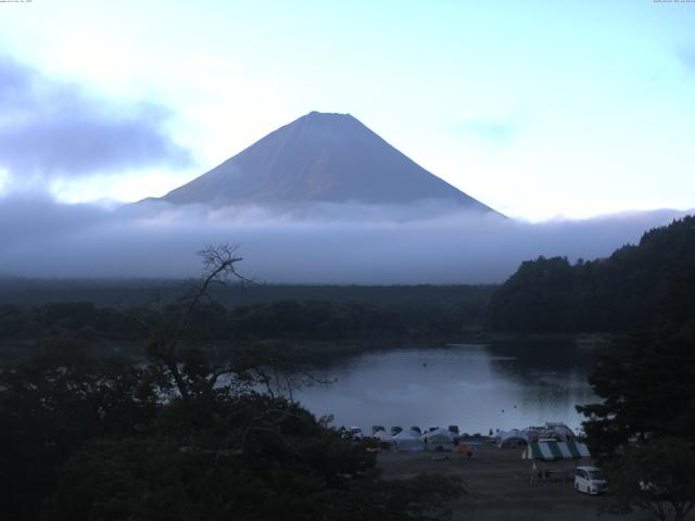 精進湖からの富士山