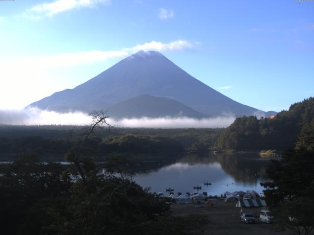 精進湖からの富士山