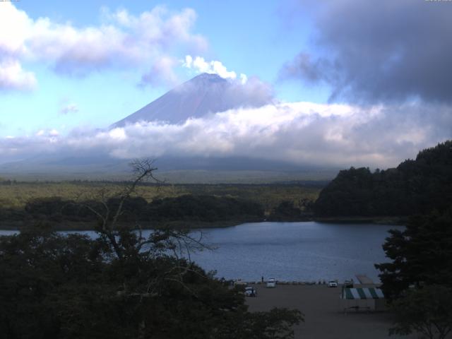 精進湖からの富士山