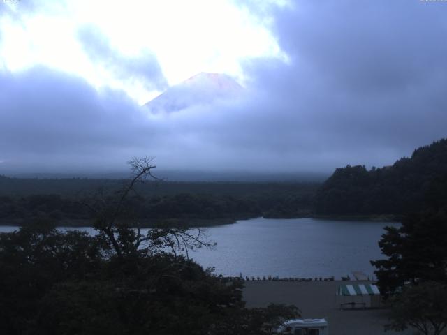 精進湖からの富士山