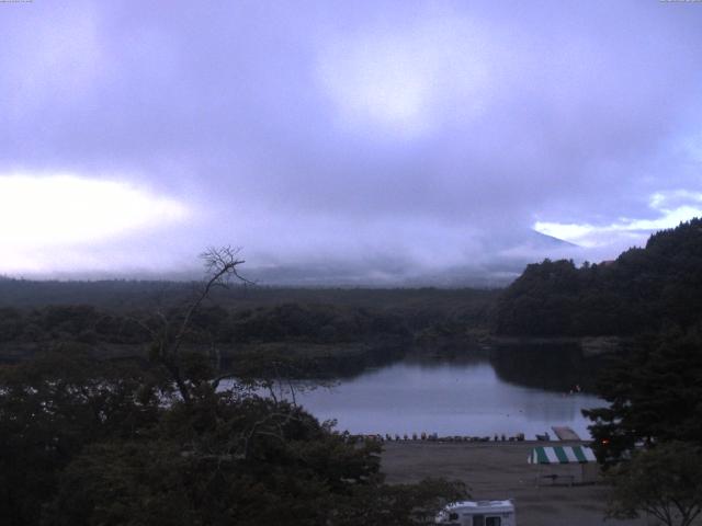 精進湖からの富士山
