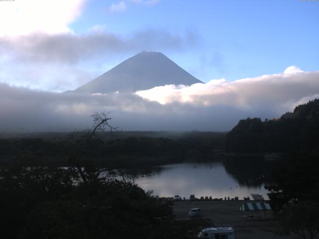 精進湖からの富士山