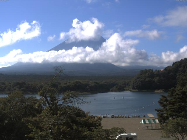精進湖からの富士山