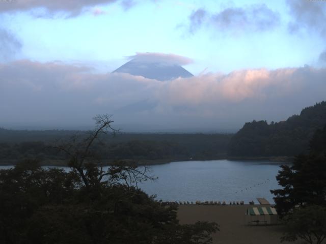 精進湖からの富士山