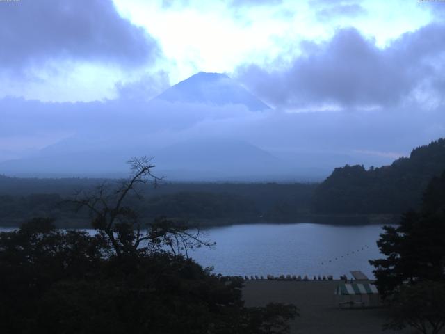 精進湖からの富士山
