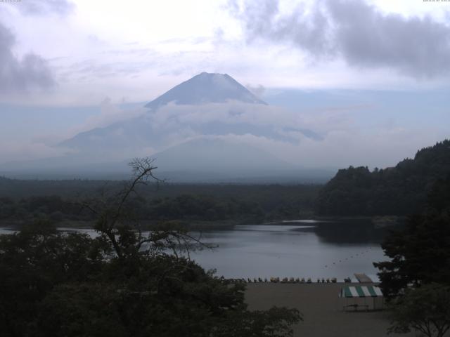 精進湖からの富士山