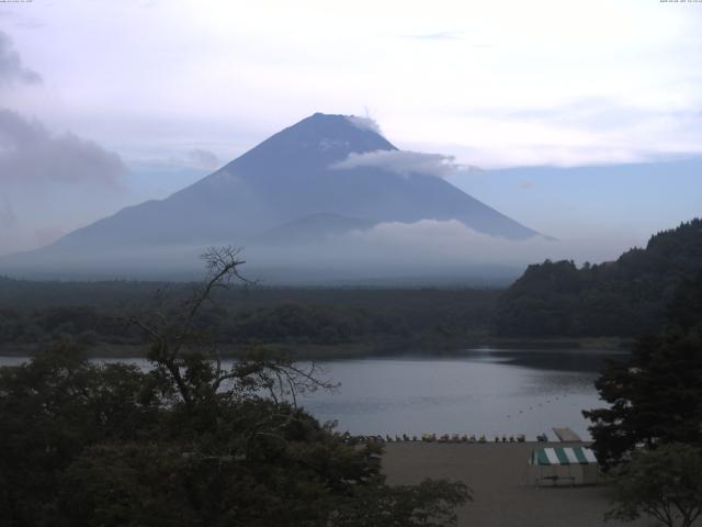 精進湖からの富士山