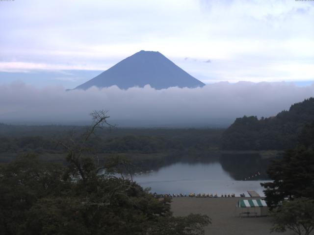 精進湖からの富士山