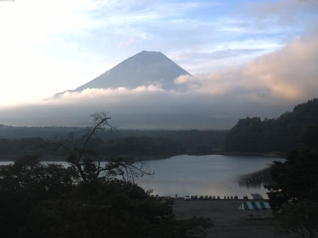 精進湖からの富士山