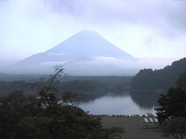 精進湖からの富士山