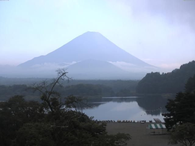精進湖からの富士山