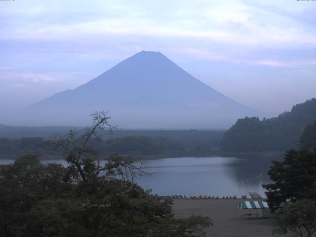 精進湖からの富士山