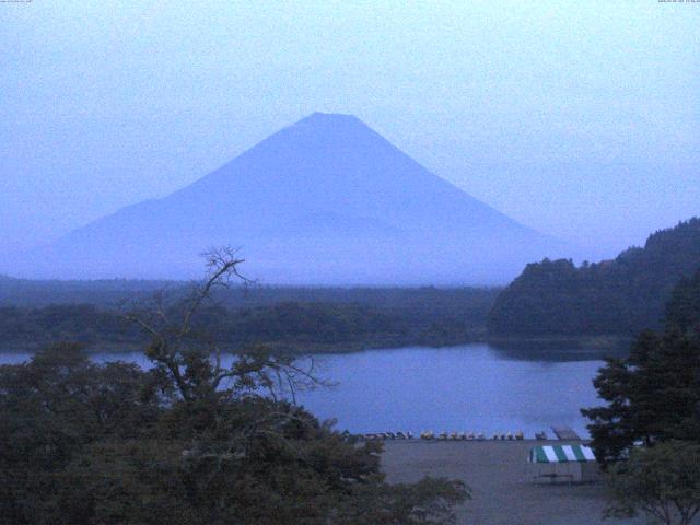 精進湖からの富士山
