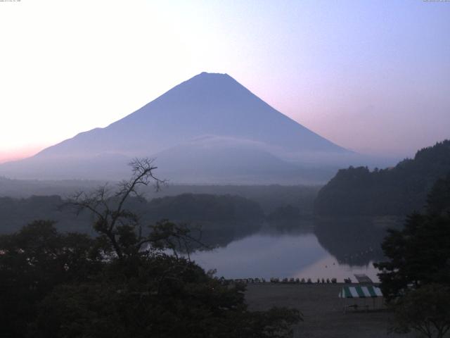 精進湖からの富士山
