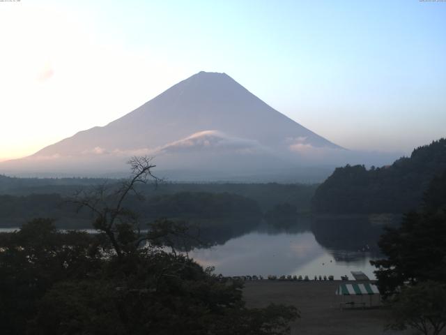 精進湖からの富士山