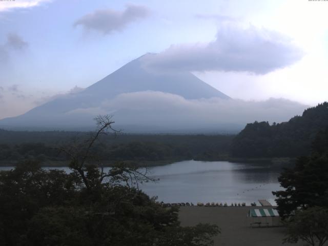精進湖からの富士山