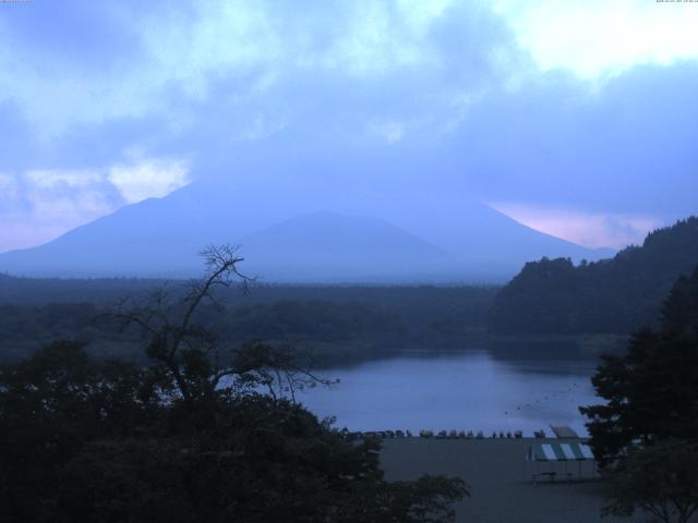 精進湖からの富士山
