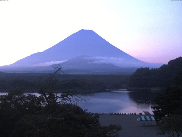 精進湖からの富士山