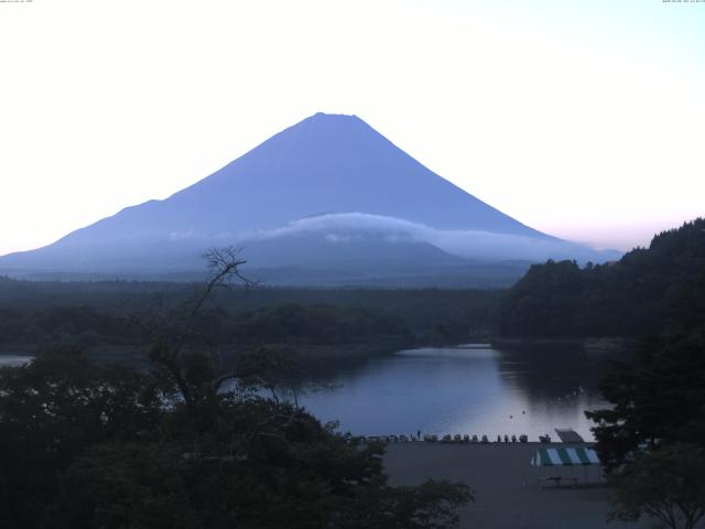 精進湖からの富士山