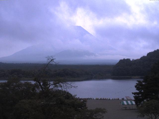 精進湖からの富士山