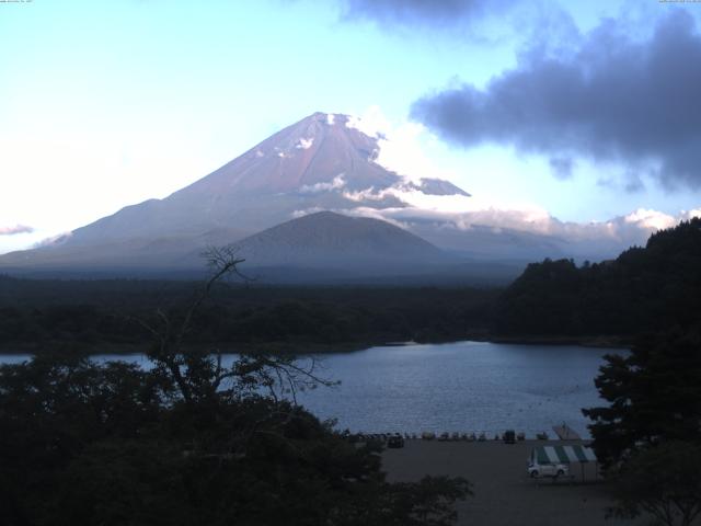 精進湖からの富士山