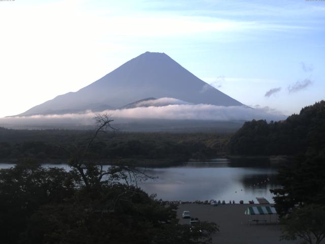 精進湖からの富士山